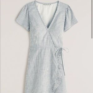 [A&F] Ruffle Wrap Dress